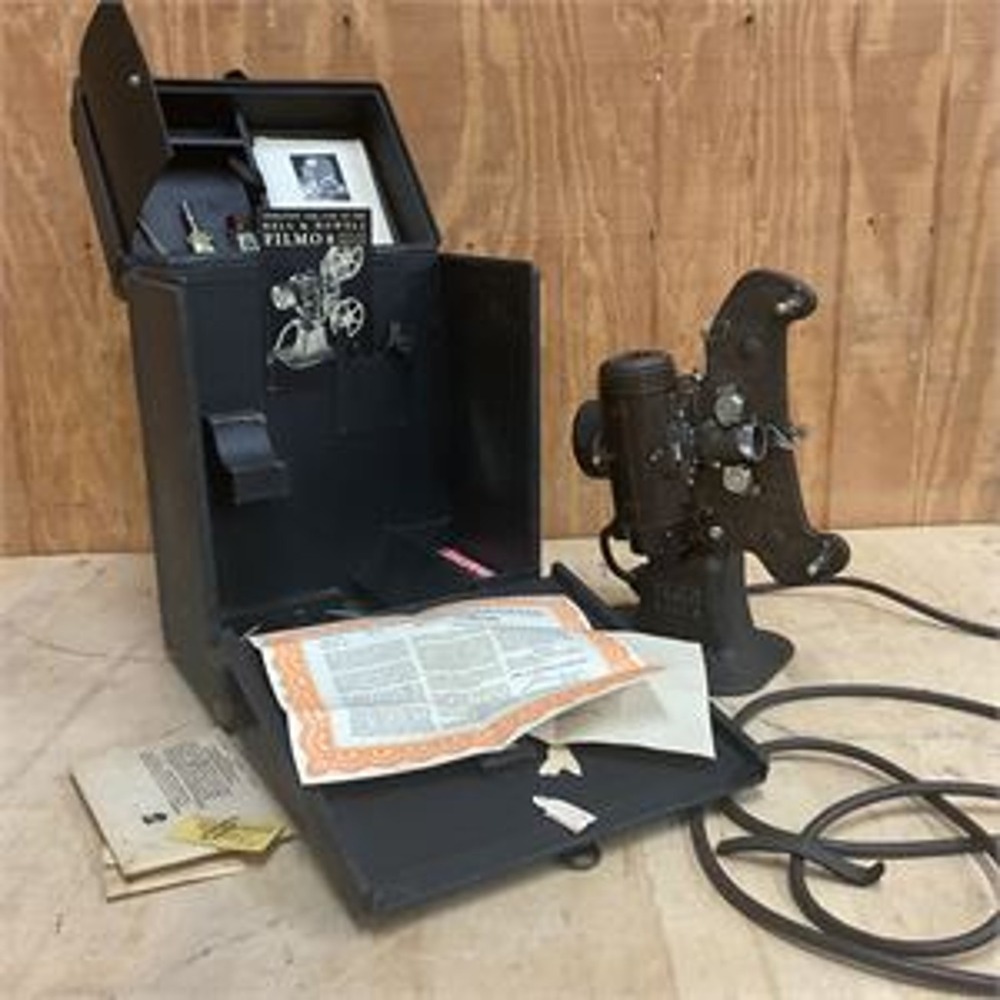 Vintage Bell & Howell Filmo 8 Model 122-A 8mm Film Projector w/ Case & Manuals